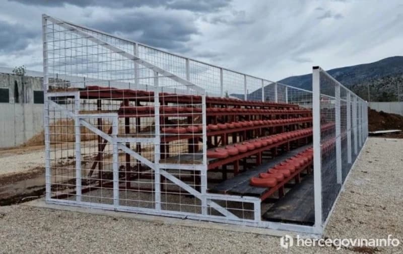 Na stadionu Veleža preuređen "kavez" za gostujuće navijače, uskoro kreće izgradnja tribine
