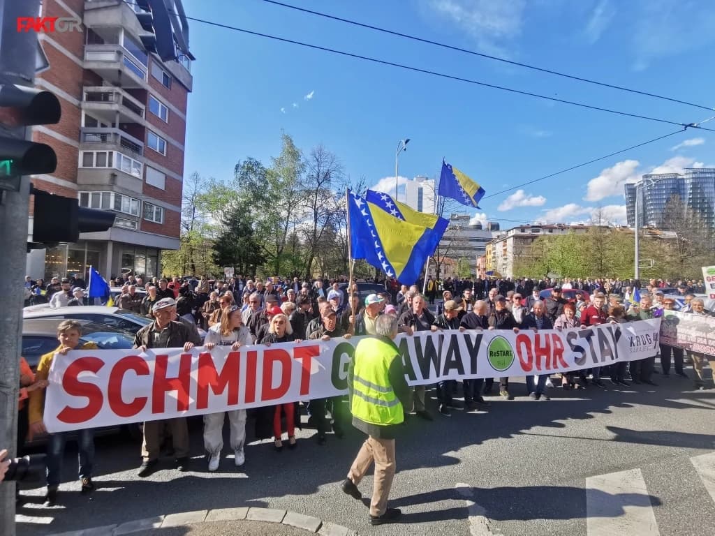 Održani protesti ispred OHR-a: "Građani protiv embarga na demokratiju"
