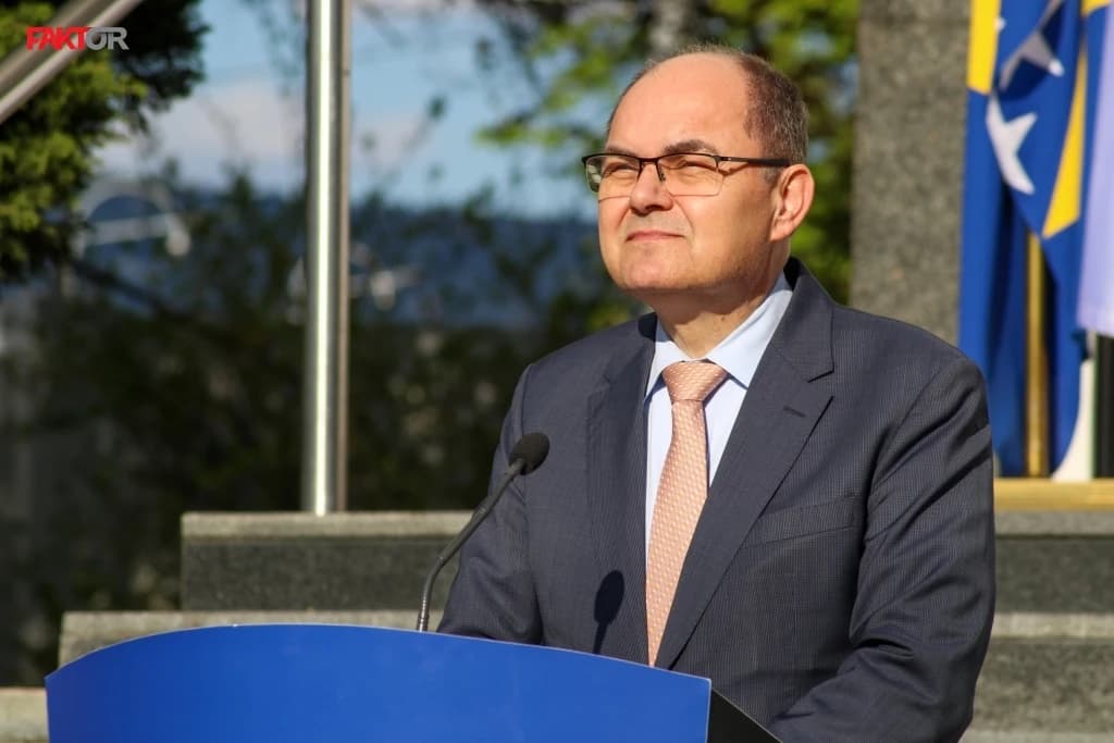 Schmidtova odluka o deblokadi imenovanja Vlade FBiH stupila na snagu, pročitajte detalje