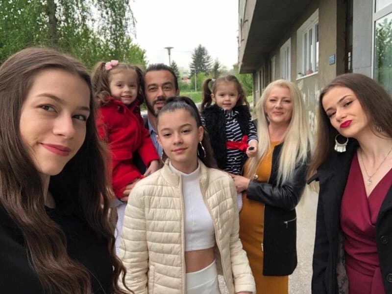 Samra Makaš, majka pet kćeri: Odgajamo ih da budu odgovorne i vrijedne, vjera je temelj, izvor snage i smisla