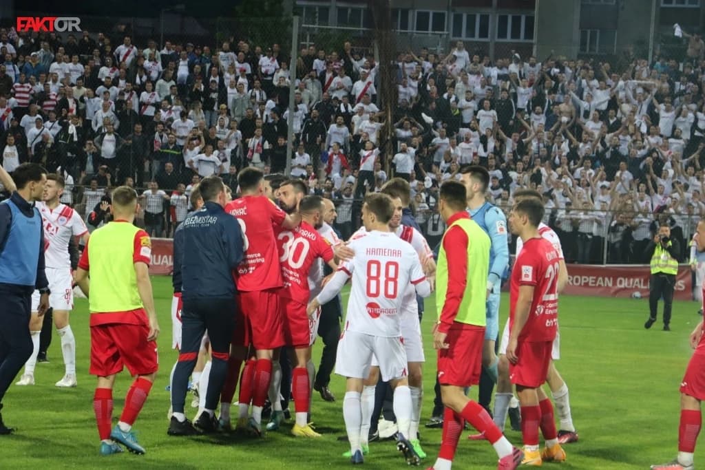 Nemile scene: Opći haos na terenu nakon kraja finala između Veleža i Zrinjskog