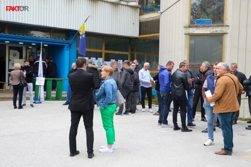 Radnici Zraka razočarani: Država Aluminiju pokrije 140 miliona KM dugova, nama ne može ni 20, a imamo posla