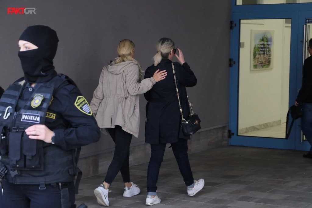 Policija s dugim cijevima ponovo u Općini Stari Grad, na meti pomoćnici načelnika Hadžibajrića