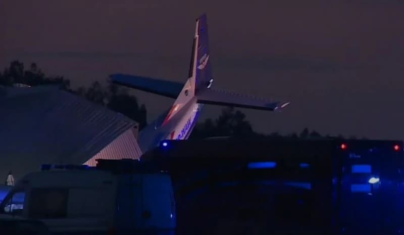 Avion pao na hangar u Poljskoj