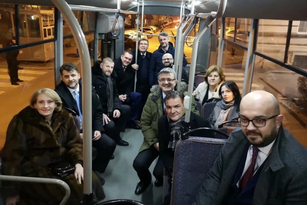 Neustavna Vlada KS: Ni "šestorka" nema dovoljno ministara Srba, slučaj će završiti na sudu