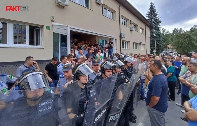 Gutić: Ni Dodik ne radi ovo što radi Kukić; Ikanović iz PDA: Tražimo asistenciju policije za ulazak u prostorije Vijeća