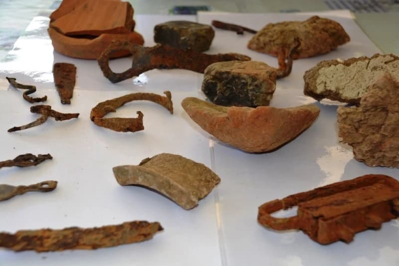 Dio predmeta pronađenih u Gornjoj Tuzli