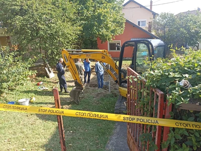 Informaciju dala vlasnica: U toku pretraga bunara u dvorištu u Brčkom, sumnja se da krije posmrtne ostatke