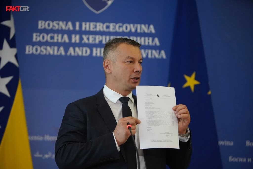 Nenad Nešić ponovio stav političara iz RS-a da je Schmidt "nelegitimni" visoki predstavnik
