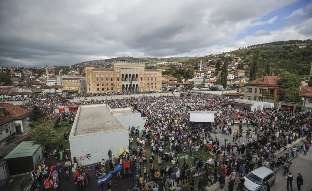 Hiljade građana na skupu podrške narodu Palestine: Sarajevo ima pravo da se solidariše sa Gazom
