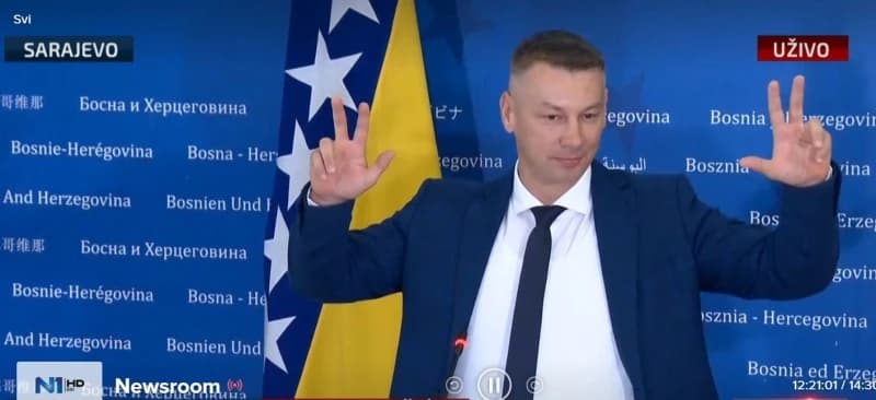 Nešić se hvalio da je dobio pristup tajnim podacima, ponovo provocirao dižući tri prsta