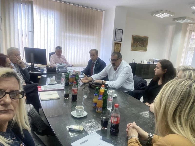 Predstavnici pacijenata sa vlastima u Tuzli: Ima novca i volje, ali nema zakonskih rješenja