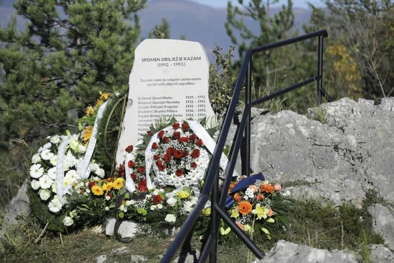 Delegacije odale počast na spomen-obilježju Kazani: "Svaki rat je put u besmisao"