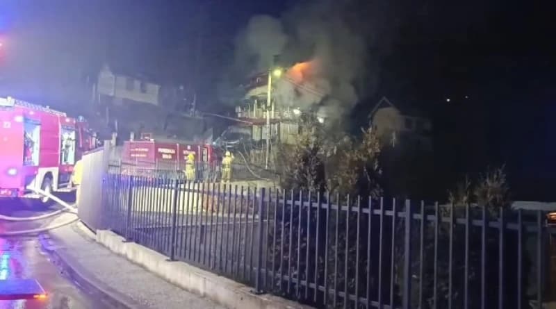 Tragedija u Binježevu kod Sarajeva: U eksploziji u kući poginuo mladić, ocu se ljekari bore za život