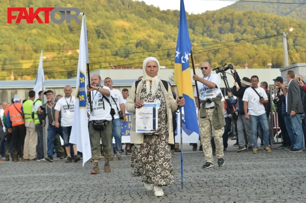 Nana Hasma Fejzić deseti put na čelu kolone stigla u Potočare