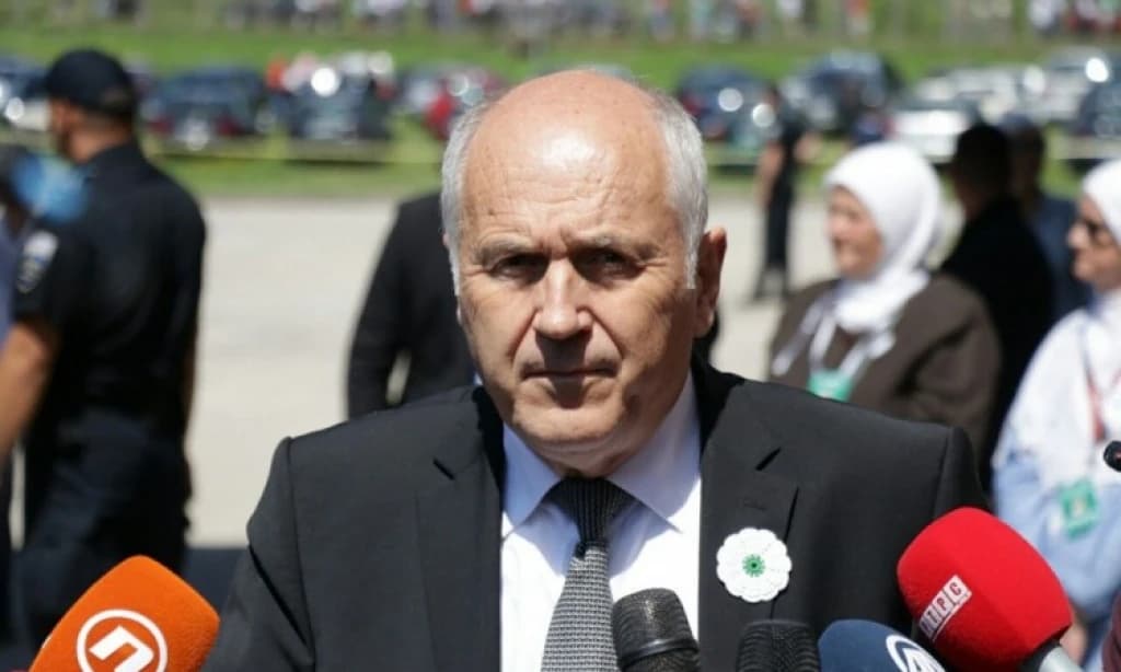 "Ako Parlament BiH to ne uradi, nametnut ću zakon o zabrani negiranja genocida"
