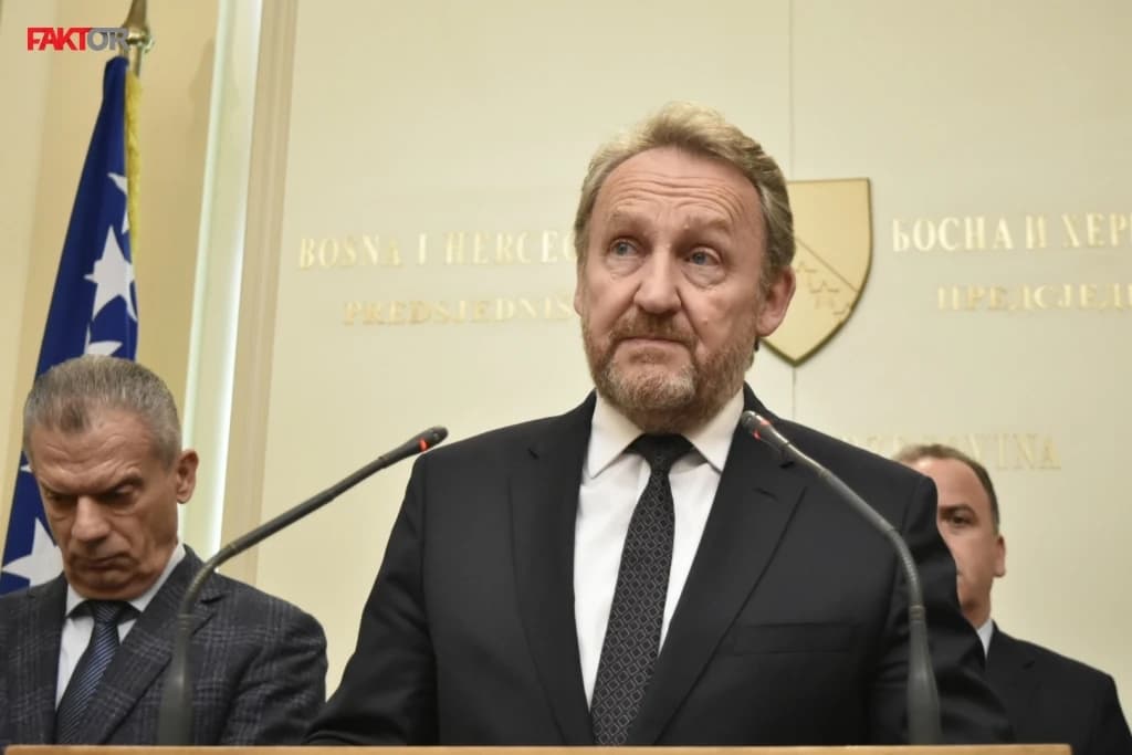 Izetbegović: Vučić je izjavom o šeheru Banjoj Luci priznao agresiju na Bosnu i Hercegovinu