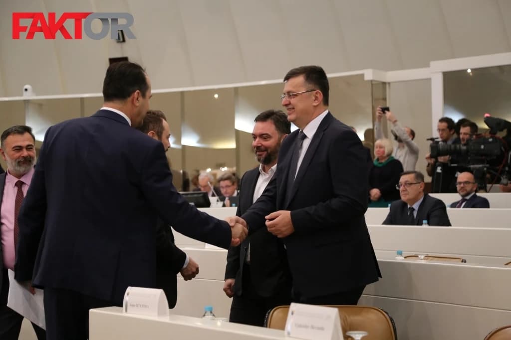 Dubioza RS-a: Zadužit će se još 315 miliona KM, od međunarodnih kreditora ne mogu dobiti novac