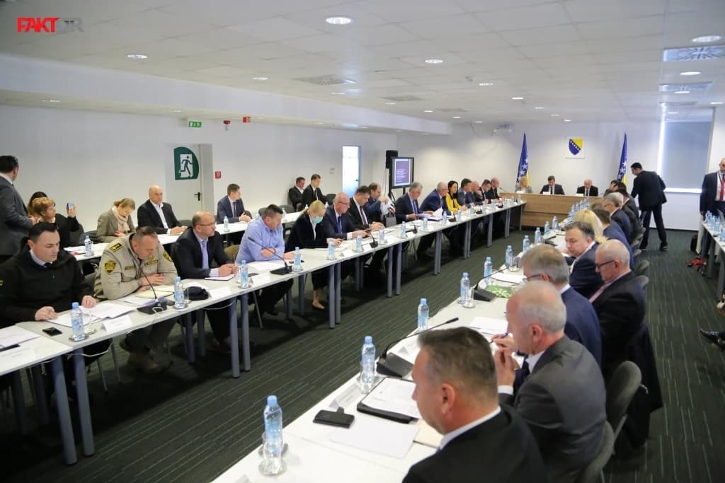 Đenan Salčin, "tumač" nabavki kojeg Tužilaštvo ne spominje: Šta je zaista rečeno na sjednici Vlade?