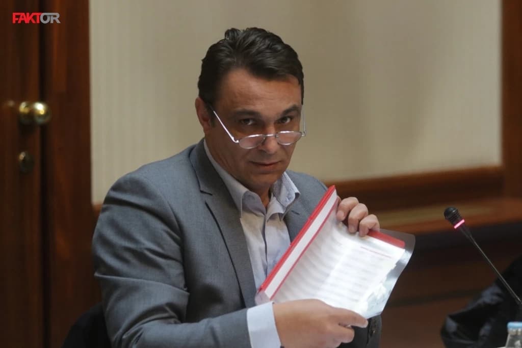 I Ahmetović mora u policiju: Htjeli su 1995. da nestanemo fizički kao Bošnjaci, a sada žele da nestanemo politički