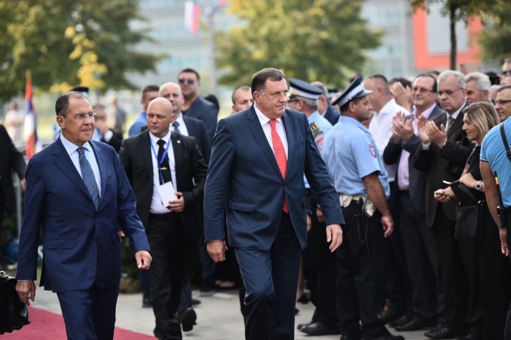 Dodik zanijemio nakon afere "Ikona": Svjetski mediji se raspisali, u SNSD-u zid šutnje