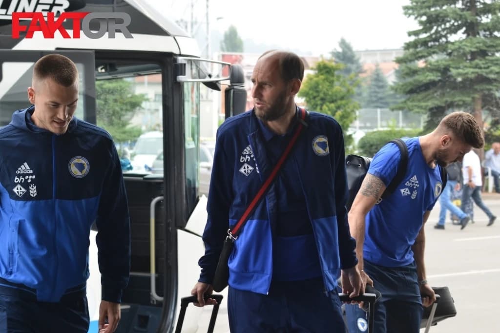 Stručni štab Zmajeva: Elvir Rahimić i Zlatan Bajramović neće asistirati Ivaylu Petevu?