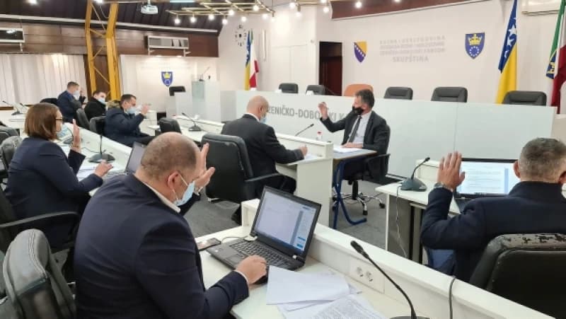 Vlada ZDK: Nove naredbe za policiju, inspekciju, ugostiteljske objekte...