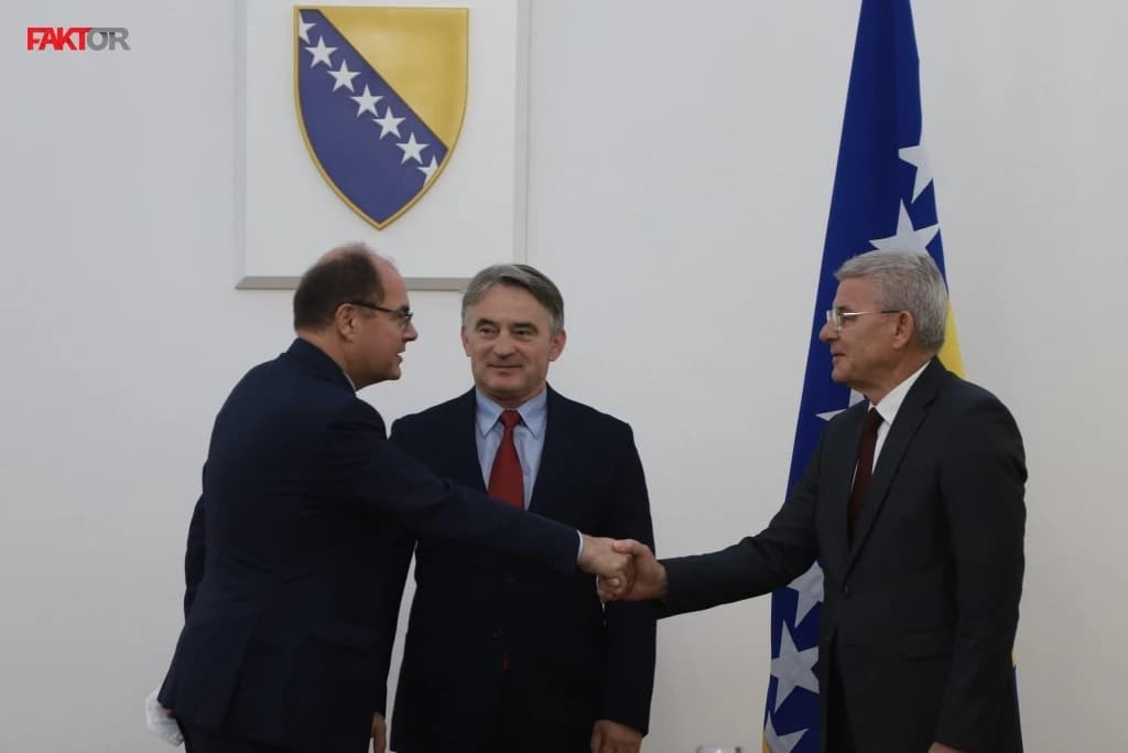 Komšić i Džaferović na Bledu, Dodik zbog Schmidta ostaje kući