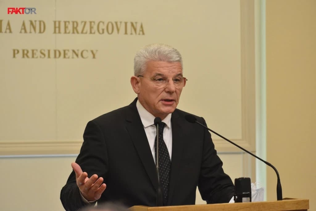 Džaferović: Varhelyi je bio jasan, institucije BiH moraju funkcionirati