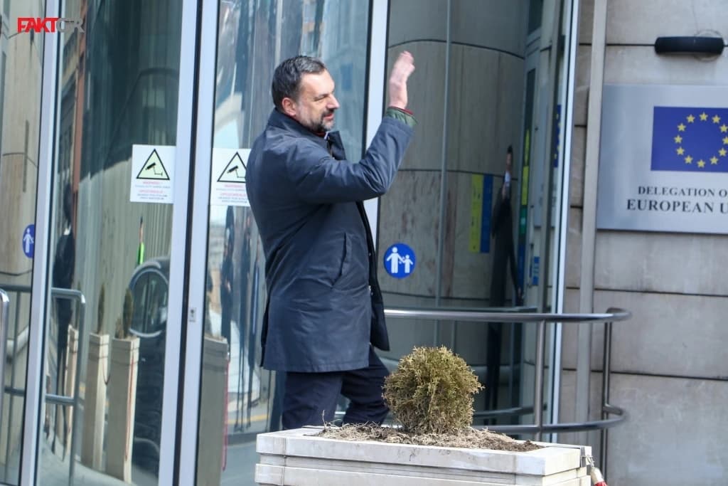 Etiketiranjem kao "izdajnika" žele spriječiti njegovu kandidaturu: Zašto se "Trojka" boji pobjede Izetbegovića