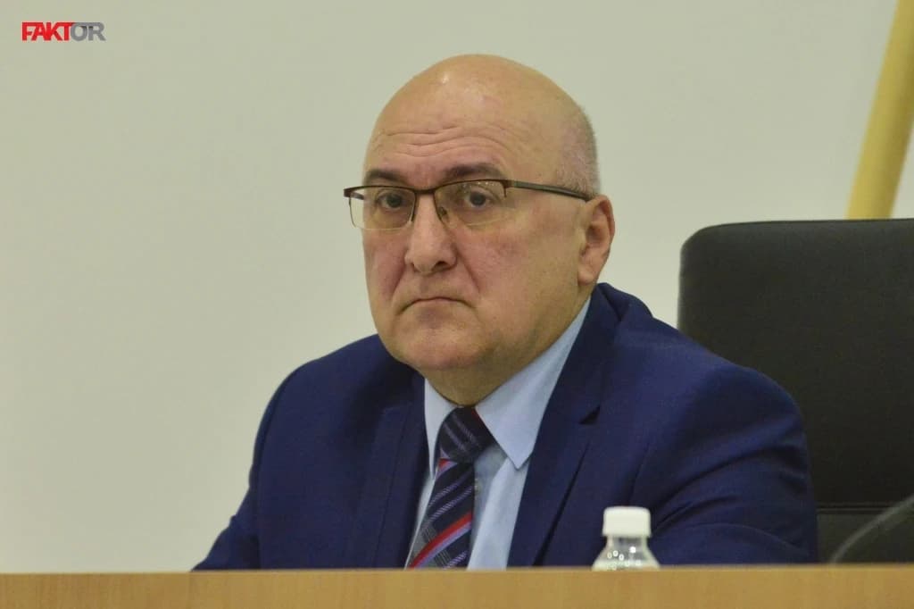 Rogić bio protiv: Naredba o ponovnom brojanju nije po zakonu; Arnautović: Odbijam insinuacije