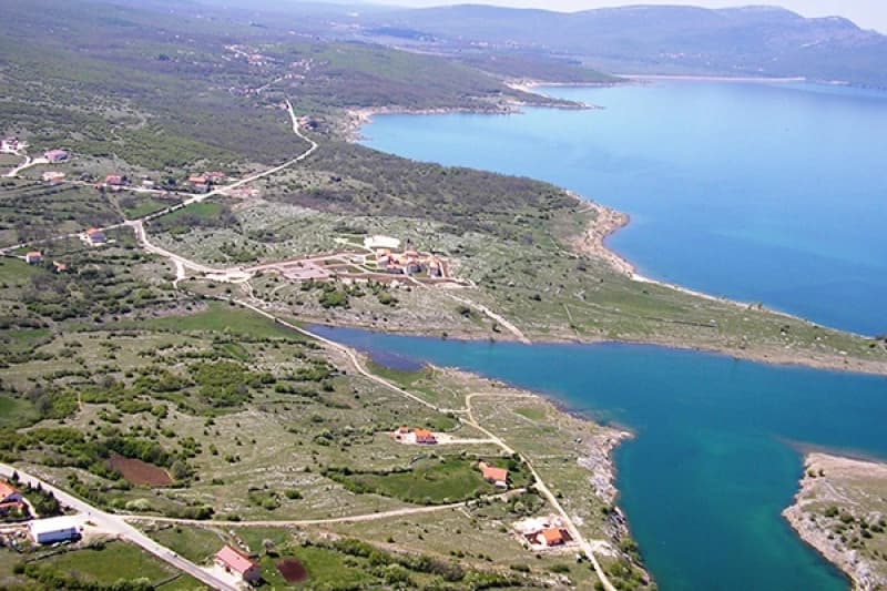 Uvećane naknade za vodu iz Buškog jezera HEP bi trebao isplatiti naredne godine, u Livnu i Tomislavgradu šute