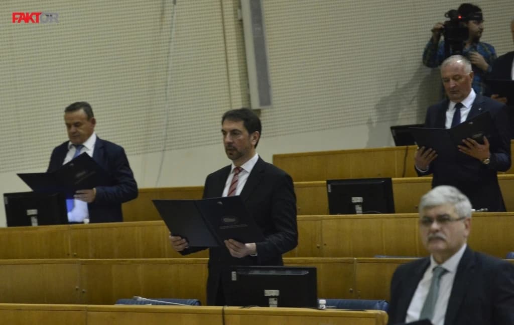 Sabina Ćudić kontra ostatka "Osmorke": Glasala protiv Čavare i Radmanovića