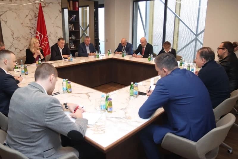 Dodikova tri uvjeta "Osmorki": Zašto su sporni Buk Bijela, aerodrom Trebinje i plinovod ka Srbiji