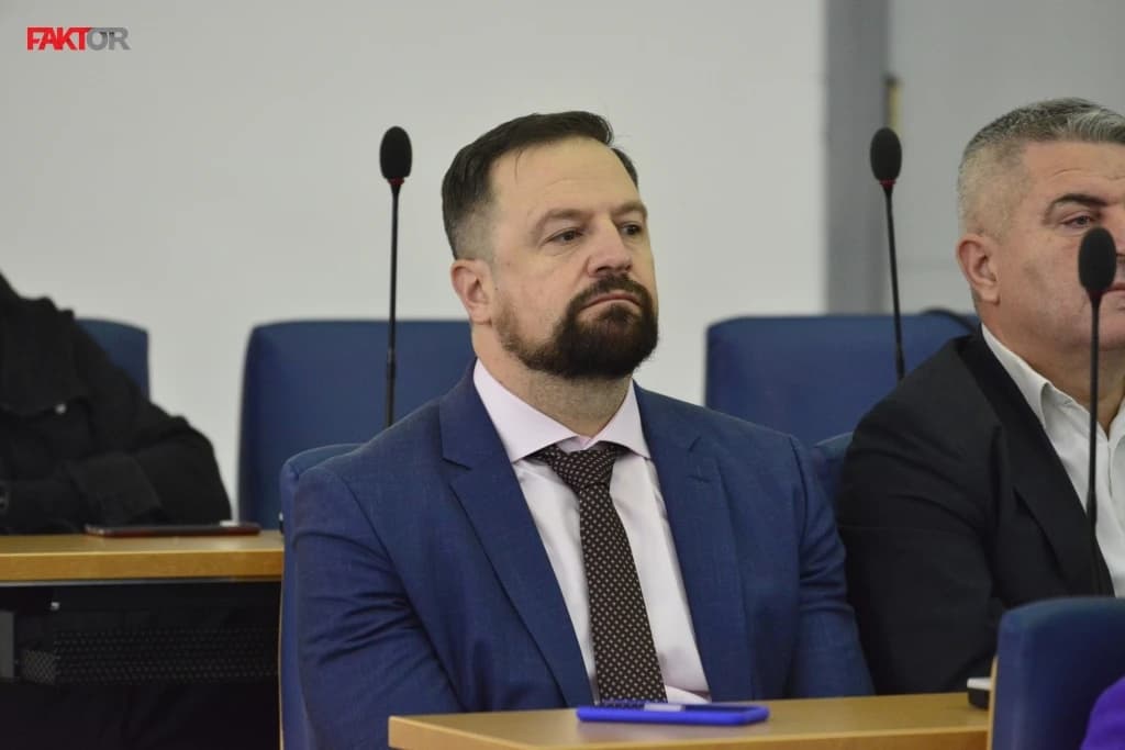Zastupnik Muamer Bandić: Umjesto da dobiju novu vladu, građani Sarajeva će dobiti "deblje" račune za vodu