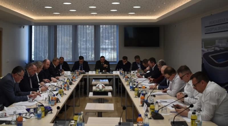 Stigli pozivi, bez dnevnog reda: Izvršni odbor FSBiH sutra u 11 sati, biraju (li) novog selektora