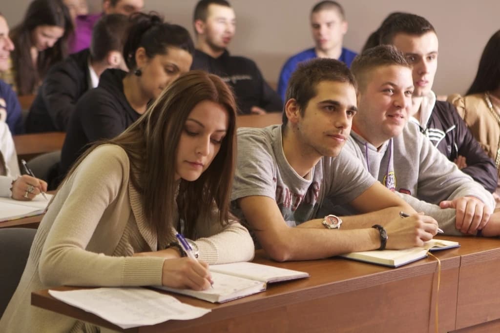 Koliko je studenata upisano na univerzitetima u Sarajevu, Zenici, Banjoj Luci, Tuzli i koji su fakulteti najtraženiji
