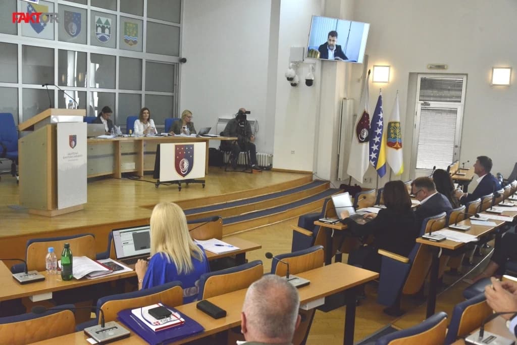 Pokret Za nove generacije predložio Adnu Mesihović i Afana Kalamujića za nove ministre u KS