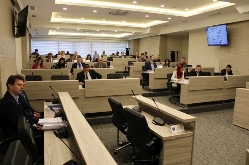 HDZ, SDA i SDP rasporedili ministarstva u novoj vladi u HNK, evo koji je omjer dogovoren