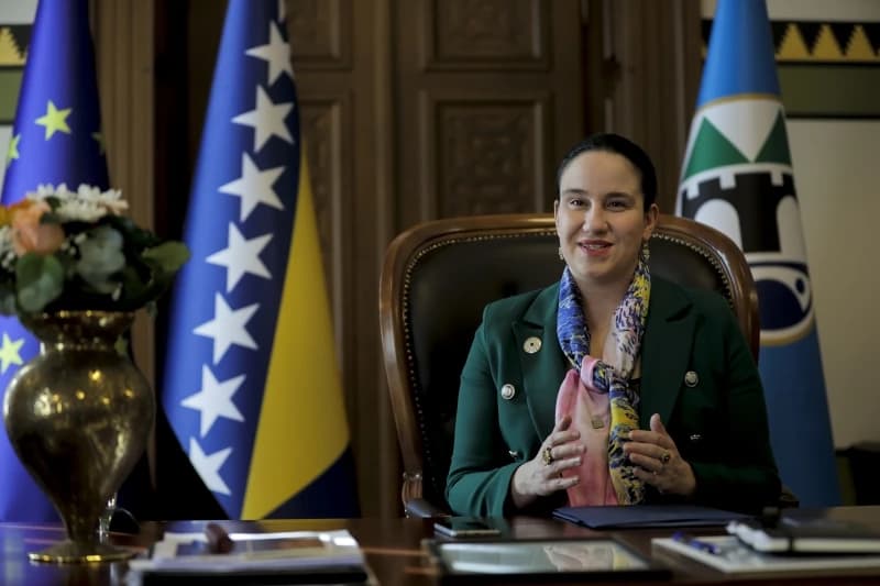 Karić o koncertu Tonija Cetinskog: Grad Sarajevo ga nije ugovarao, niti ga otkazuje