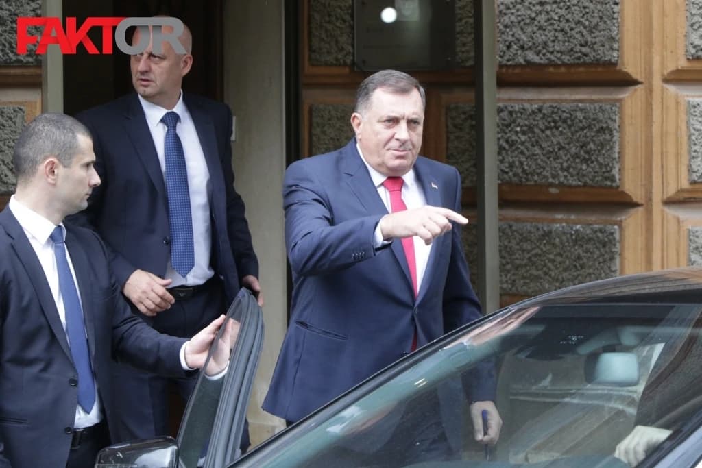 Dodik kontra Radončića i Izetbegovića: Vojska neće izaći na granicu BiH
