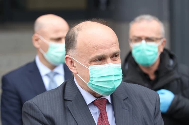 Zenički ljekari obavili i prvi porod trudnice sa COVID-19, traže da im se nabavljeni respiratori dostave što prije