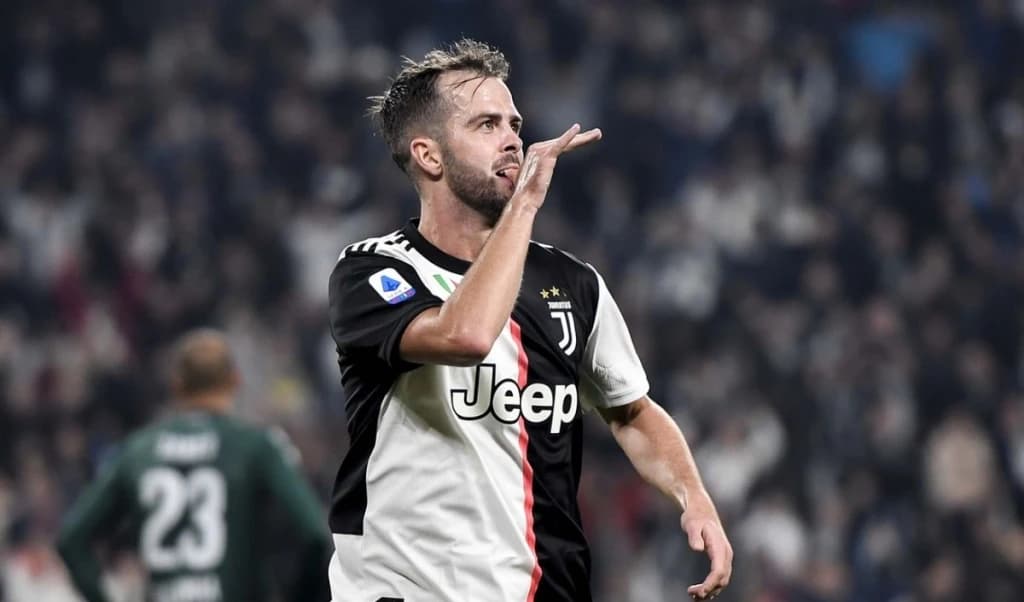 Miralem Pjanić pristao na transfer u Barcelonu, ali engleski velikan kvari posao?