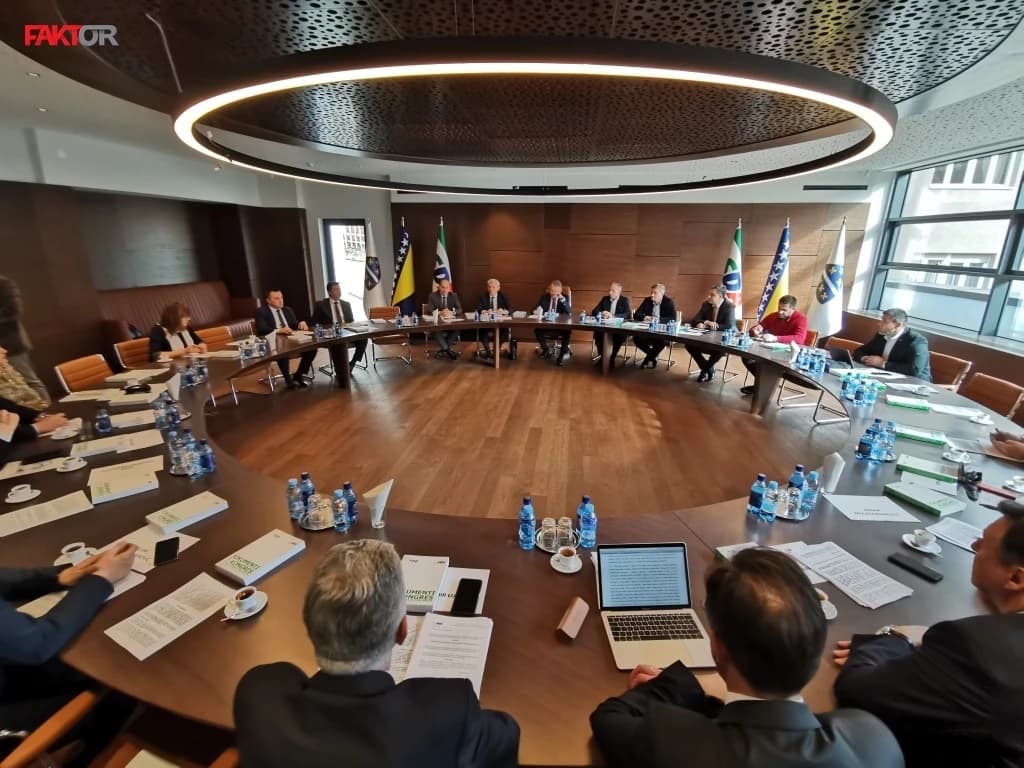 SDA: Povezivanjem Kosova sa RS-om Srbija nastavlja agresiju na BiH