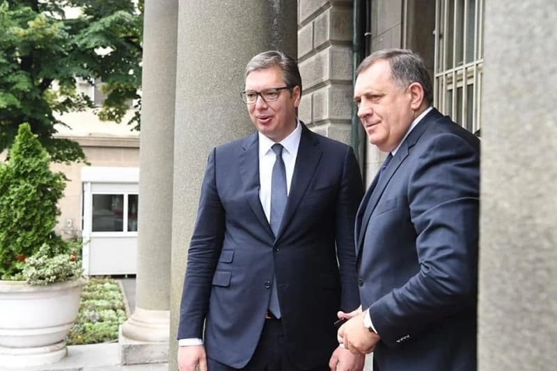 Skretanje pažnje sa Viškovića i pada aviona: Dodik i Vučić preživjeli "atentate", za napade optužili Bošnjake