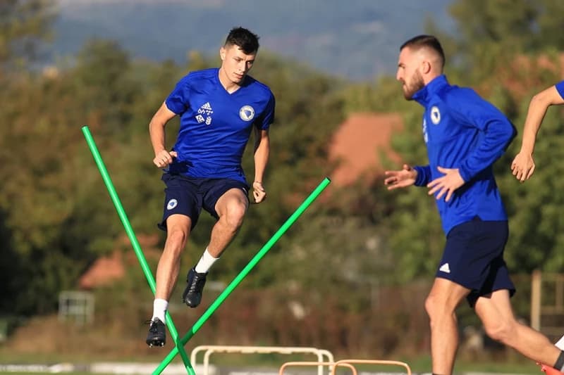 Šta se događa: Dolazi li Anel Ahmedhodžić na okupljanje Zmajeva?