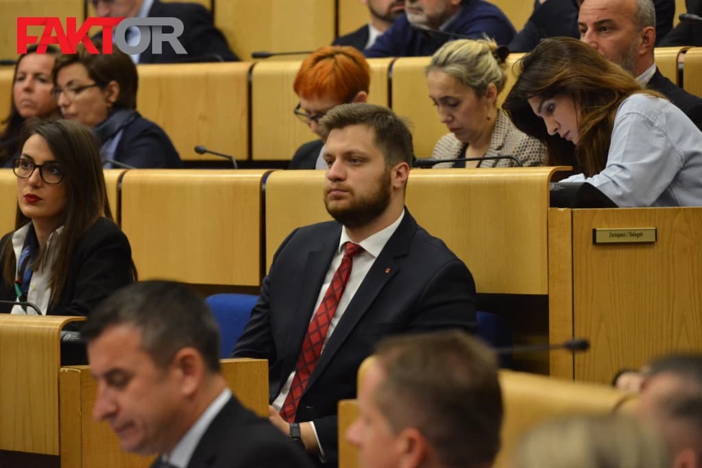 Irfan Čengić podnio ostavku na sve funkcije u SDP-u
