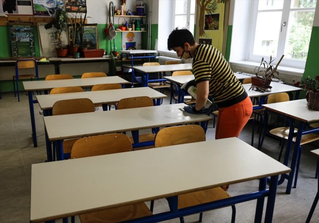 Vlada KS produžila dosadašnje mjere, značajan broj učenika ponovo u školskim klupama