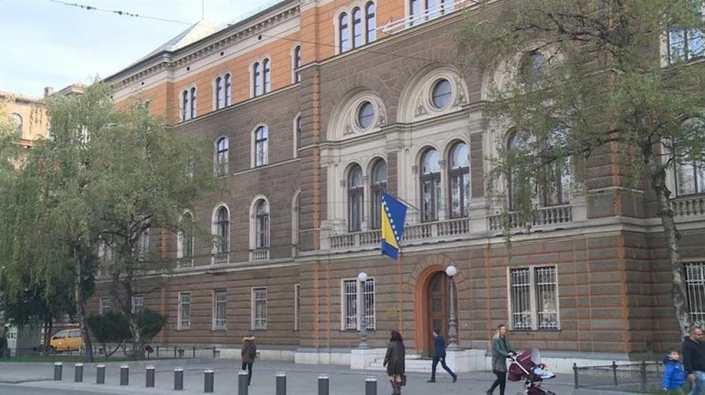 Borba za Predsjedništvo BiH: Zašto je uvijek samo kod Bošnjaka "gužva u šesnaestercu"?