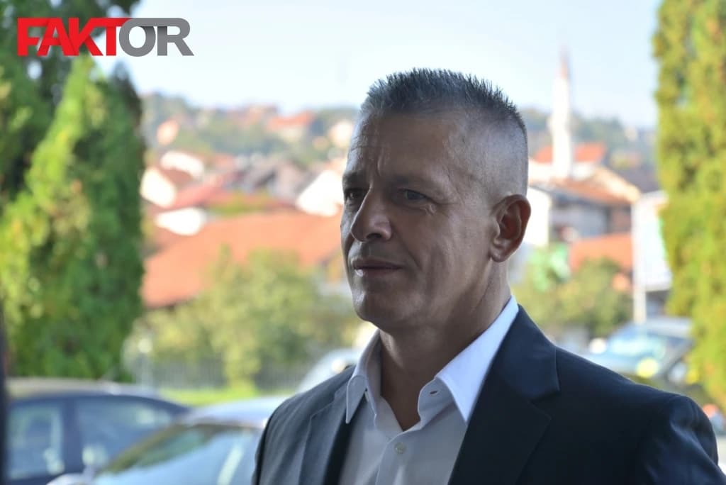 Orić: Aleksandar Vulin je budala, dvorska luda Beograda